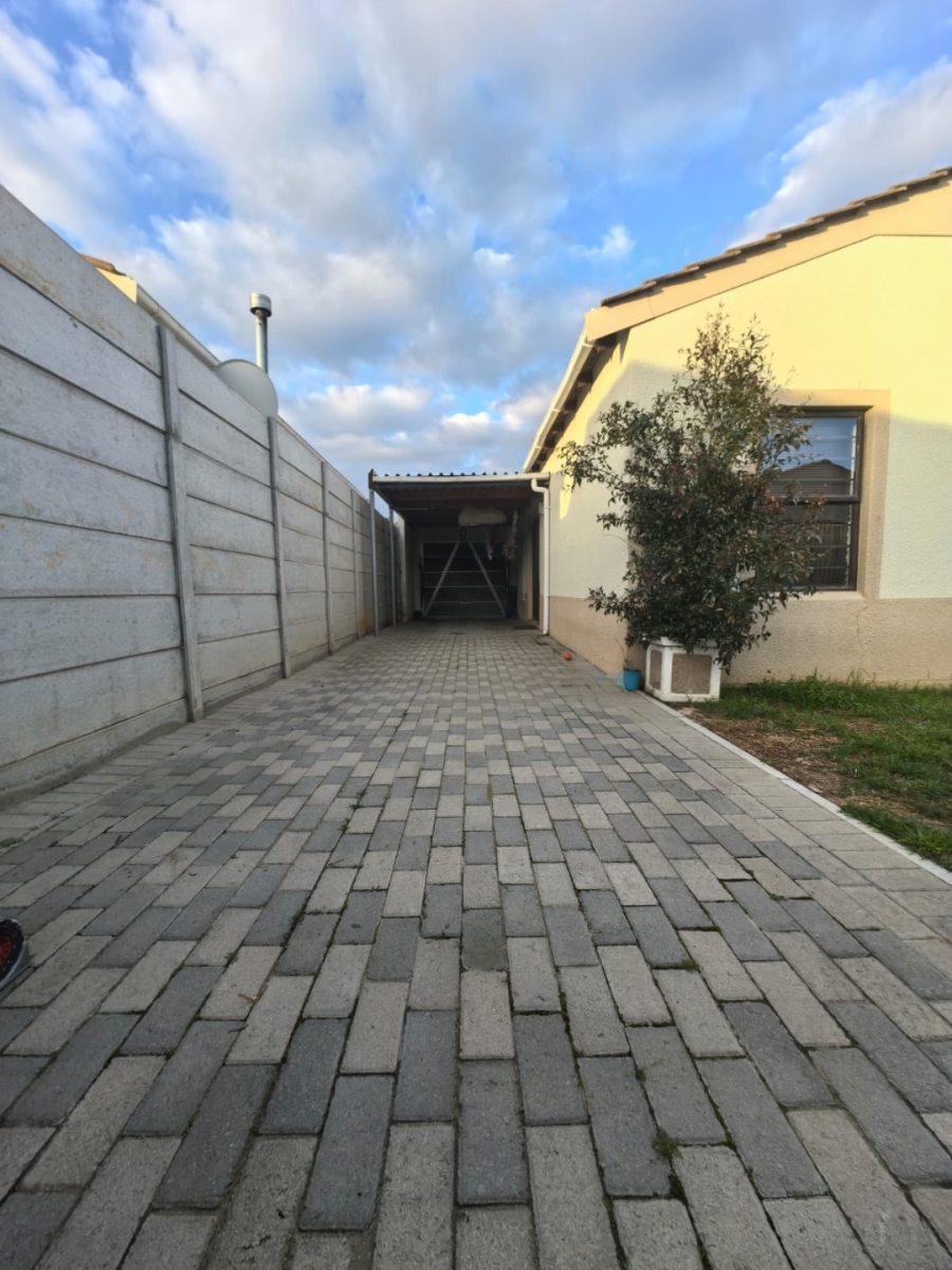  Bedroom Property for Sale in Somerset West Western Cape